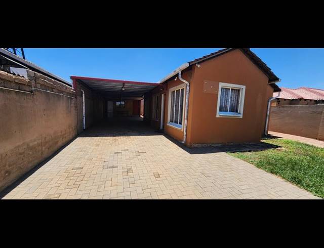 3 BEDROOM HOUSE FOR SALE IN ROSSLYN